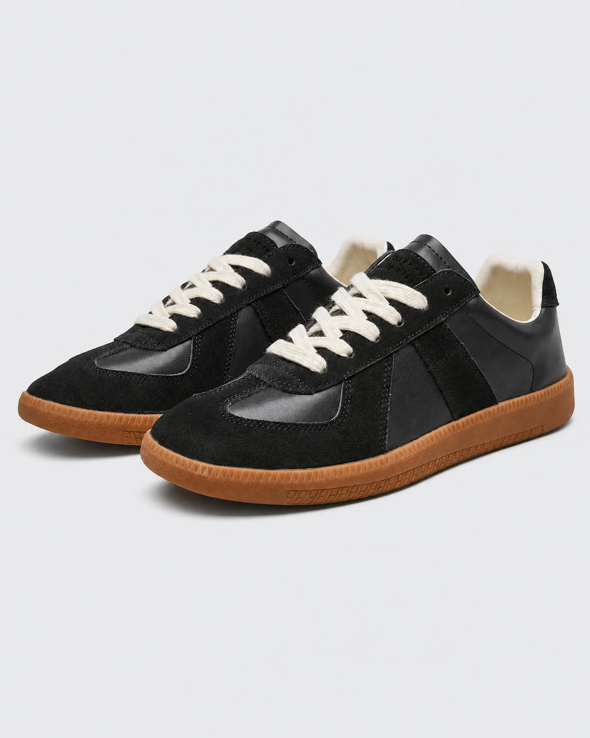 Leather Sneakers — Non-Slip Low-Top Lace-Up - Secranzo