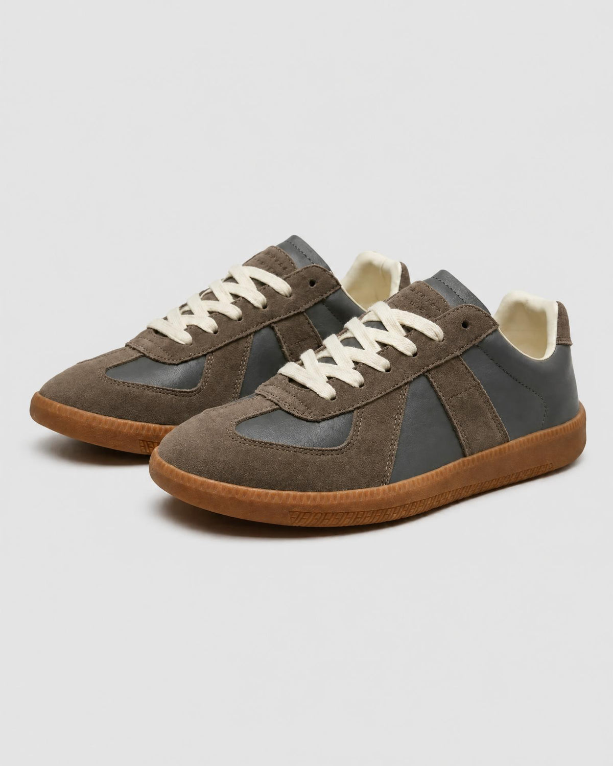 Leather Sneakers — Non-Slip Low-Top Lace-Up - Secranzo